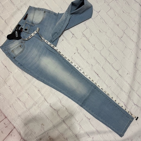 EARL JEANS Women's Stretchy  Light Blue Skinny Jeans ankle length Size 2 EUC - Picture 4 of 10